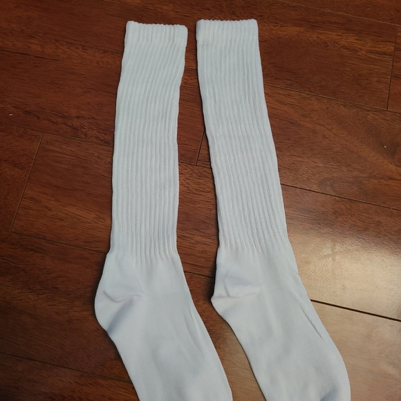 New White long slouch socks for your Hooters uniform - Picture 8 of 14